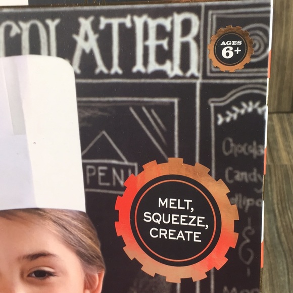 F•A•O Schwarz 59 Piece Deluxe Chocolate Making Set - Picture 5 of 8